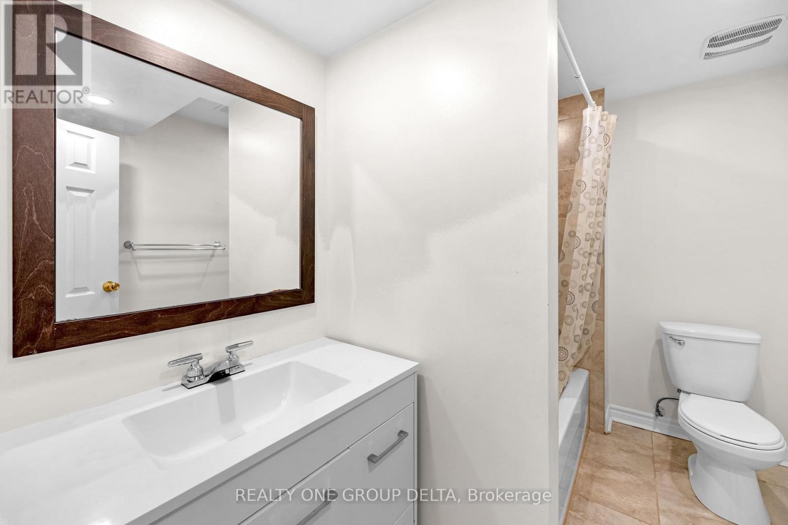 8 Charlemagne Avenue, Barrie, Ontario  L4M 0A9 - Photo 46 - S12701886