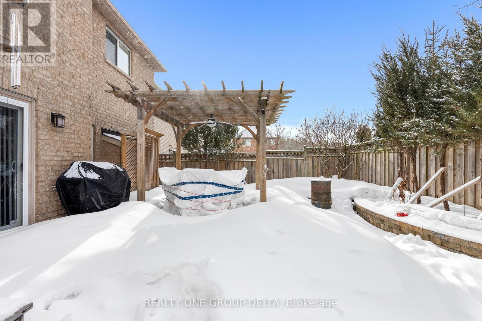 8 Charlemagne Avenue, Barrie, Ontario  L4M 0A9 - Photo 48 - S12701886