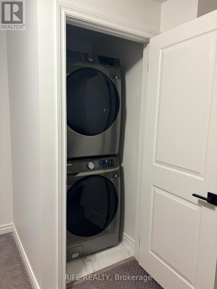 9 Bretlon Street, Brampton, Ontario  L6P 4N8 - Photo 24 - W12588278