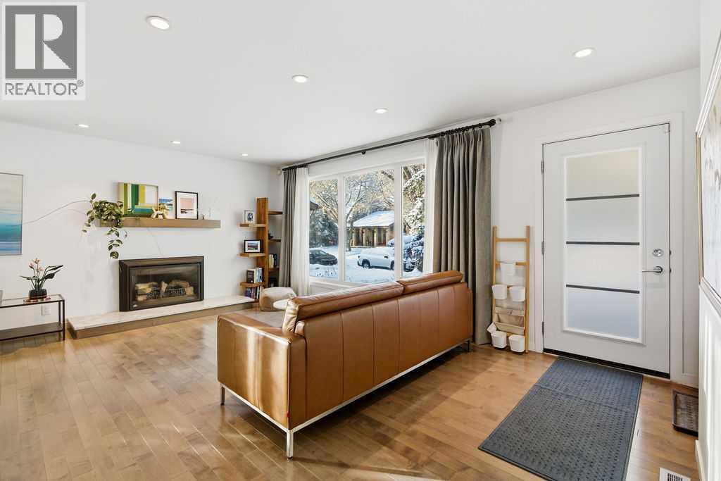 3449 Lane Crescent Sw, Calgary, Alberta  T3R 5X3 - Photo 6 - A2276580