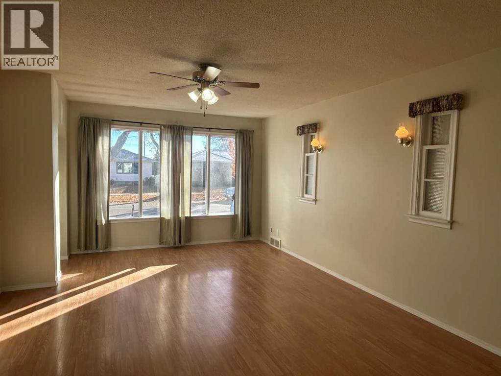 4516 46 Street, Camrose, Alberta  T4V 1G1 - Photo 5 - A2265289