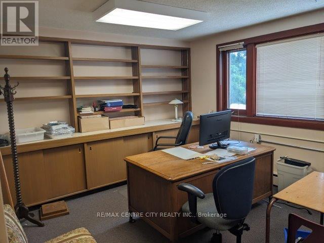 Upper - 482 Dundas Street, London East, Ontario  N6B 1W6 - Photo 2 - X12701912