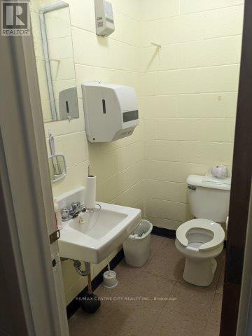 Upper - 482 Dundas Street, London East, Ontario  N6B 1W6 - Photo 4 - X12701912