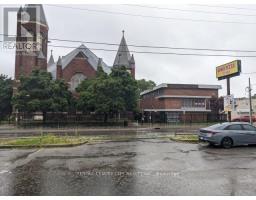 UPPER - 482 DUNDAS STREET, London East, Ontario