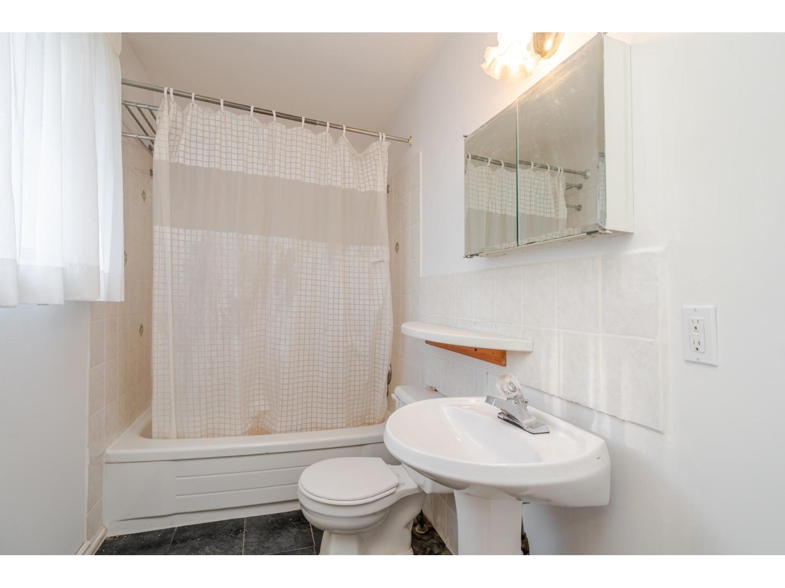 15688 93 Avenue, Surrey, British Columbia  V4N 3B2 - Photo 19 - R3075164