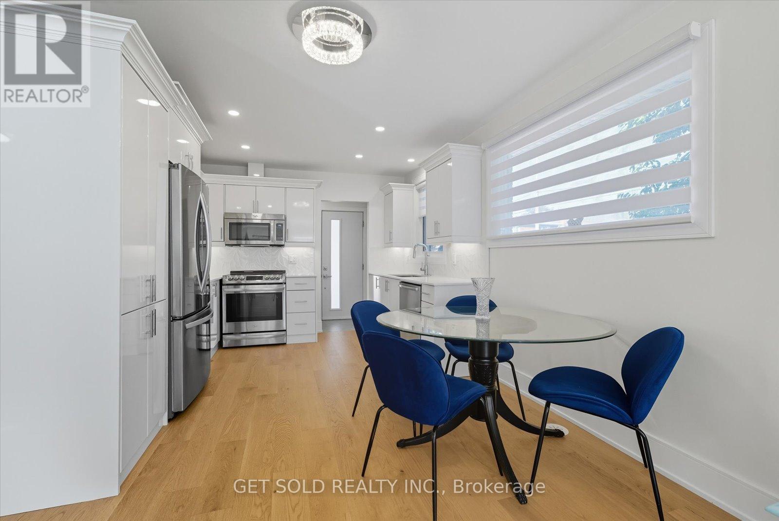 74 St Hubert Avenue, Toronto, Ontario  M4J 3Z3 - Photo 11 - E12701908