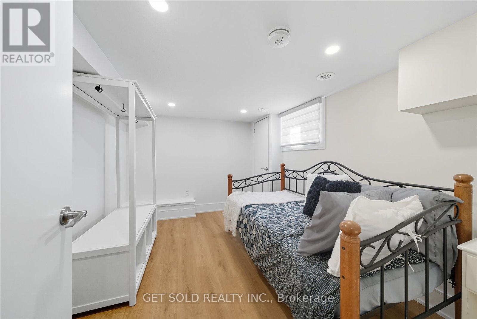 74 St Hubert Avenue, Toronto, Ontario  M4J 3Z3 - Photo 32 - E12701908