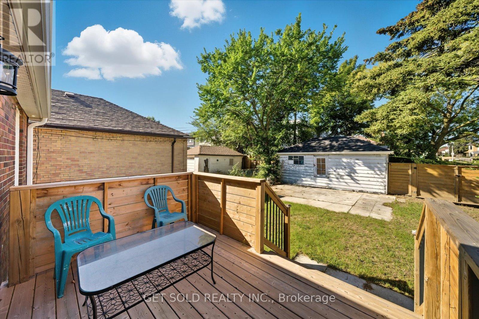 74 St Hubert Avenue, Toronto, Ontario  M4J 3Z3 - Photo 34 - E12701908