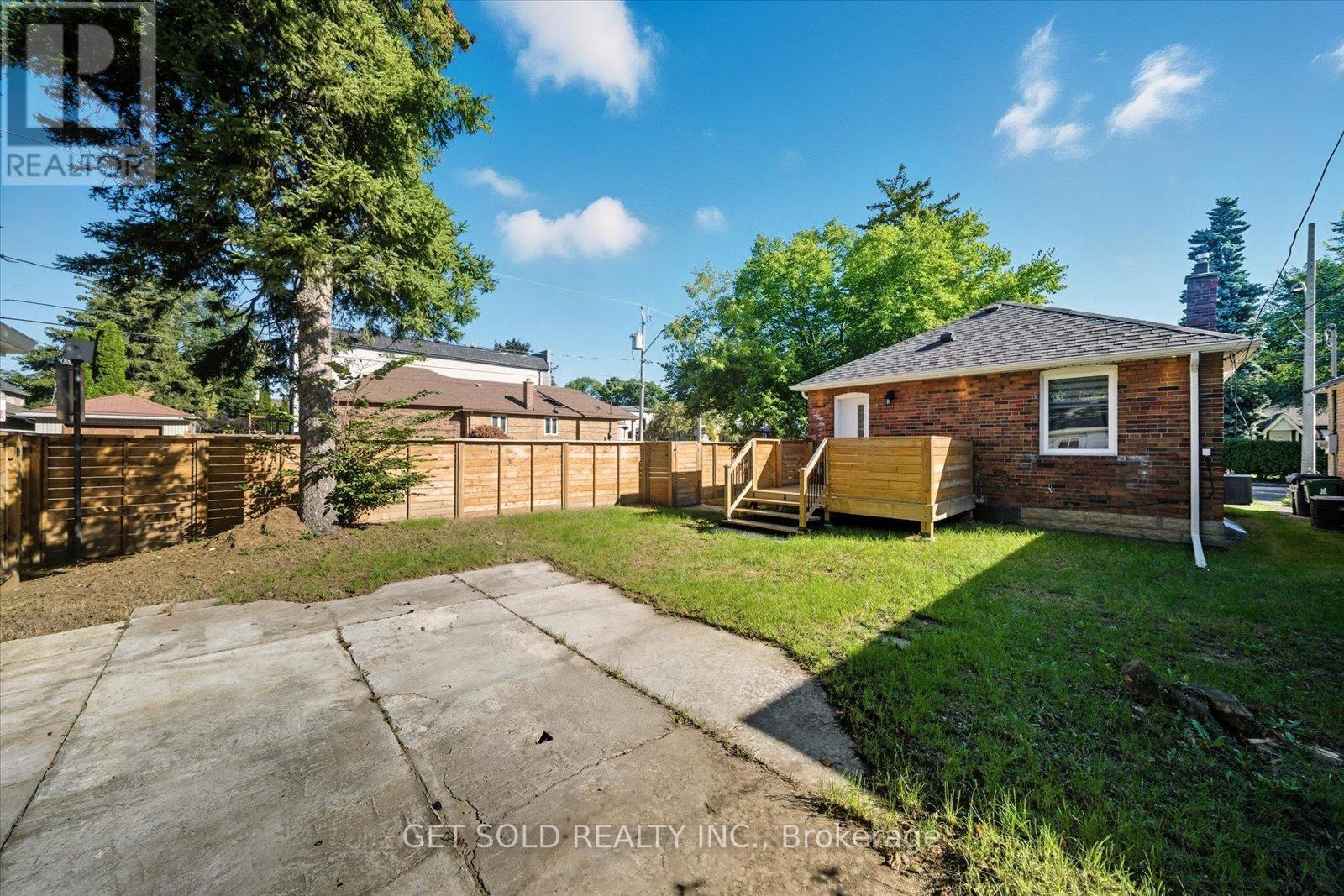 74 St Hubert Avenue, Toronto, Ontario  M4J 3Z3 - Photo 35 - E12701908