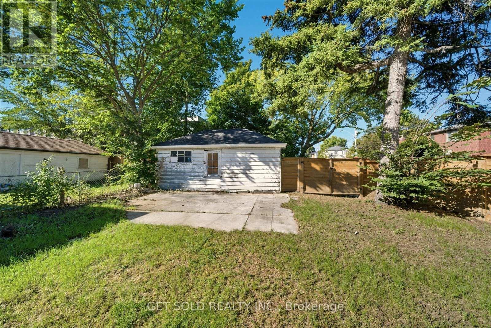 74 St Hubert Avenue, Toronto, Ontario  M4J 3Z3 - Photo 38 - E12701908