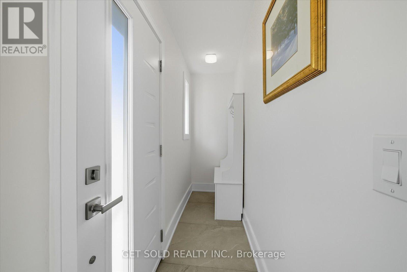 74 St Hubert Avenue, Toronto, Ontario  M4J 3Z3 - Photo 7 - E12701908