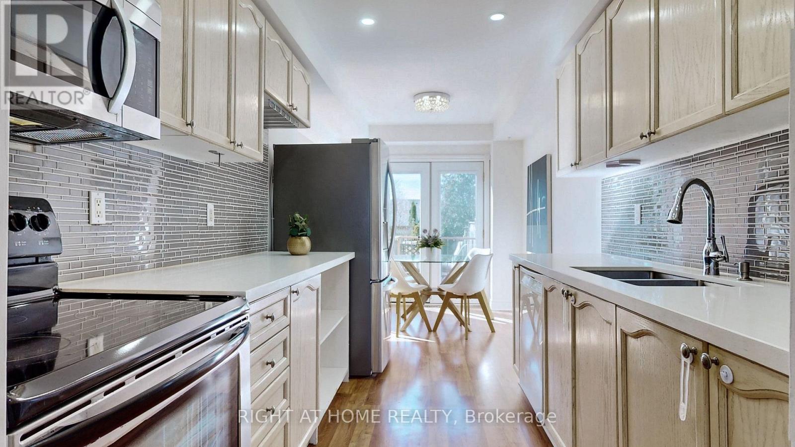 112 Creekwood Crescent, Whitby, Ontario  L1R 2K4 - Photo 6 - E12701910