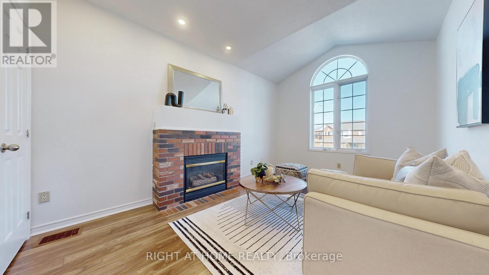 112 Creekwood Crescent, Whitby, Ontario  L1R 2K4 - Photo 9 - E12701910