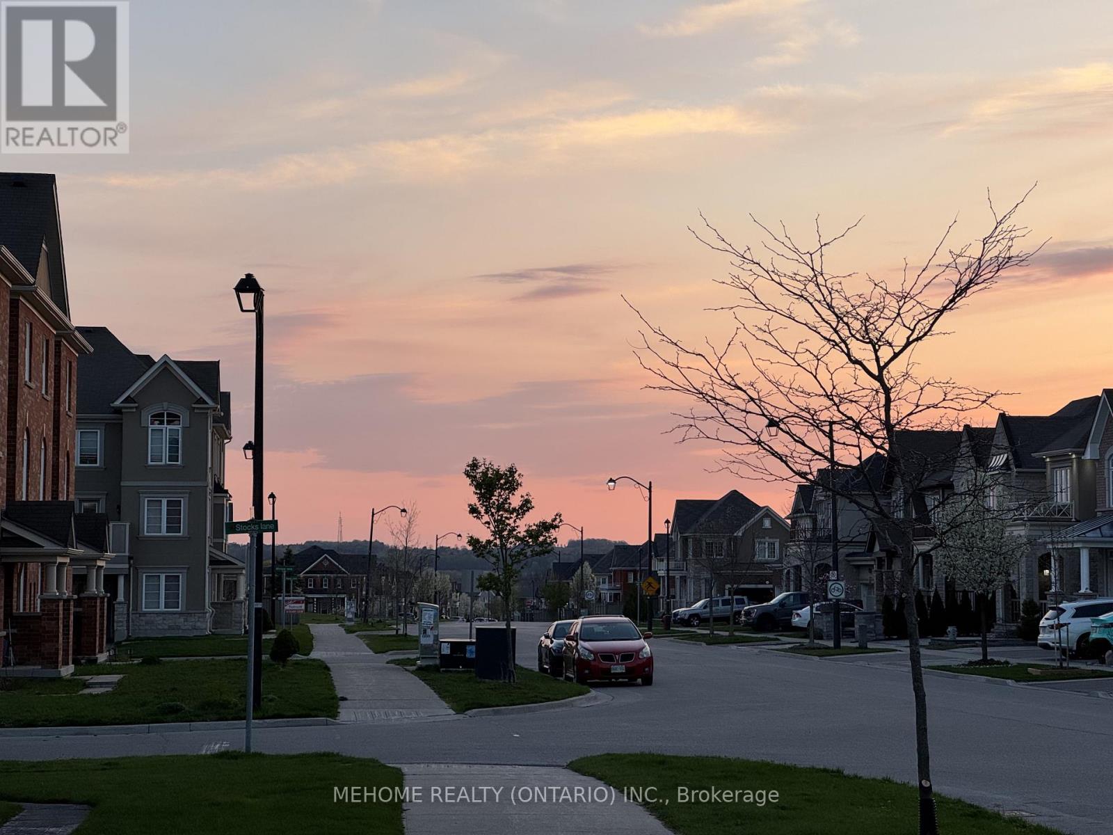 10 Stocks Lane, Aurora, Ontario  L4G 0Y2 - Photo 3 - N12701914