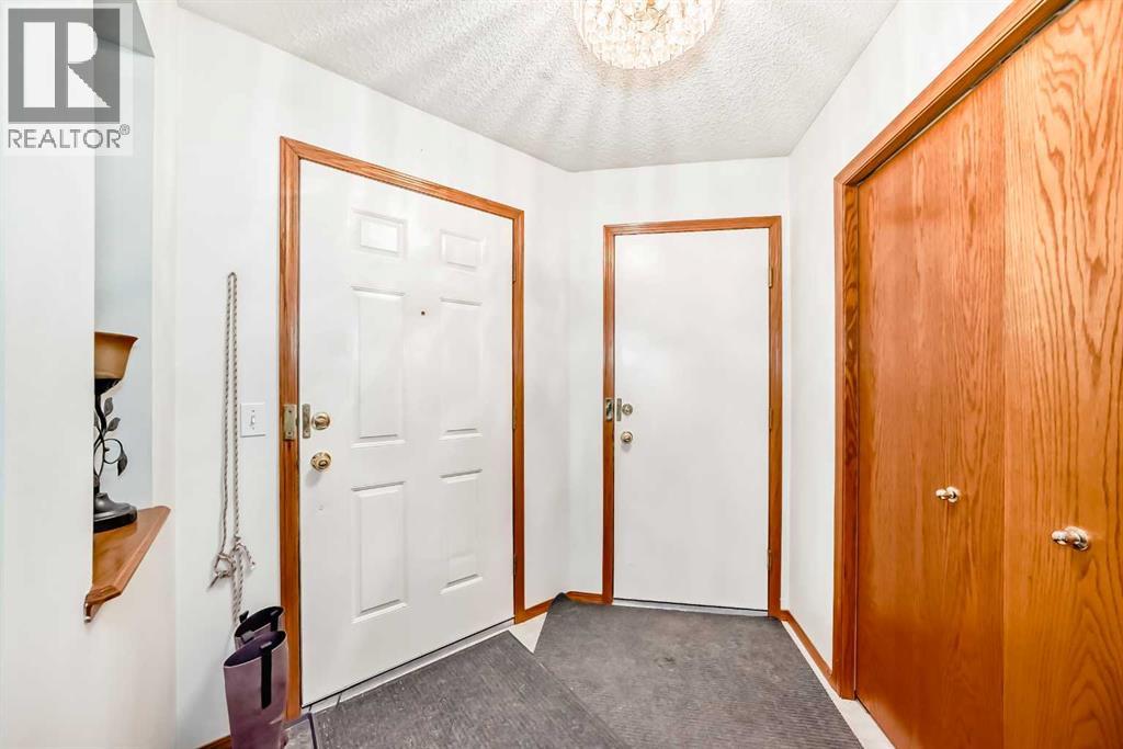 173 Citadel Hills Circle Nw, Calgary, Alberta  T3G 3V6 - Photo 3 - A2279112