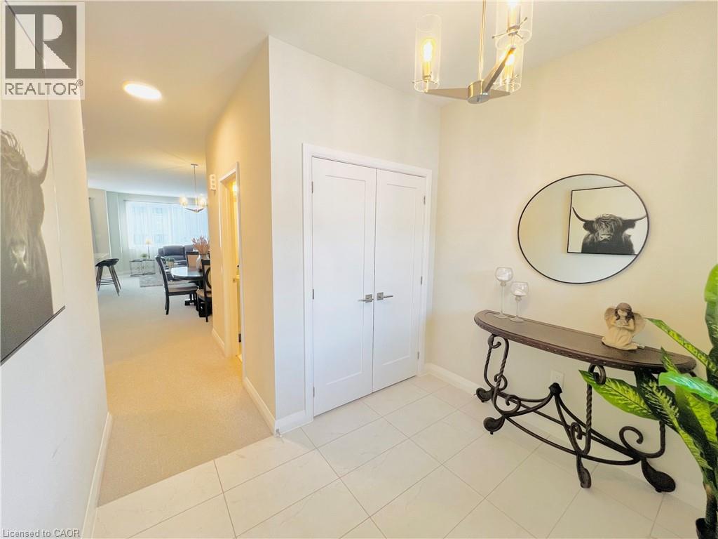 11 Cherry Blossom Heights, Hamilton, Ontario  L9B 0E9 - Photo 4 - 40792259