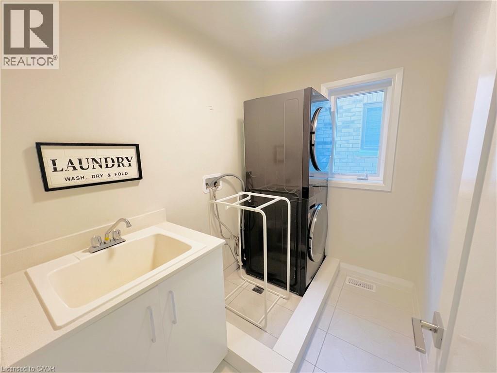 11 Cherry Blossom Heights, Hamilton, Ontario  L9B 0E9 - Photo 37 - 40792259