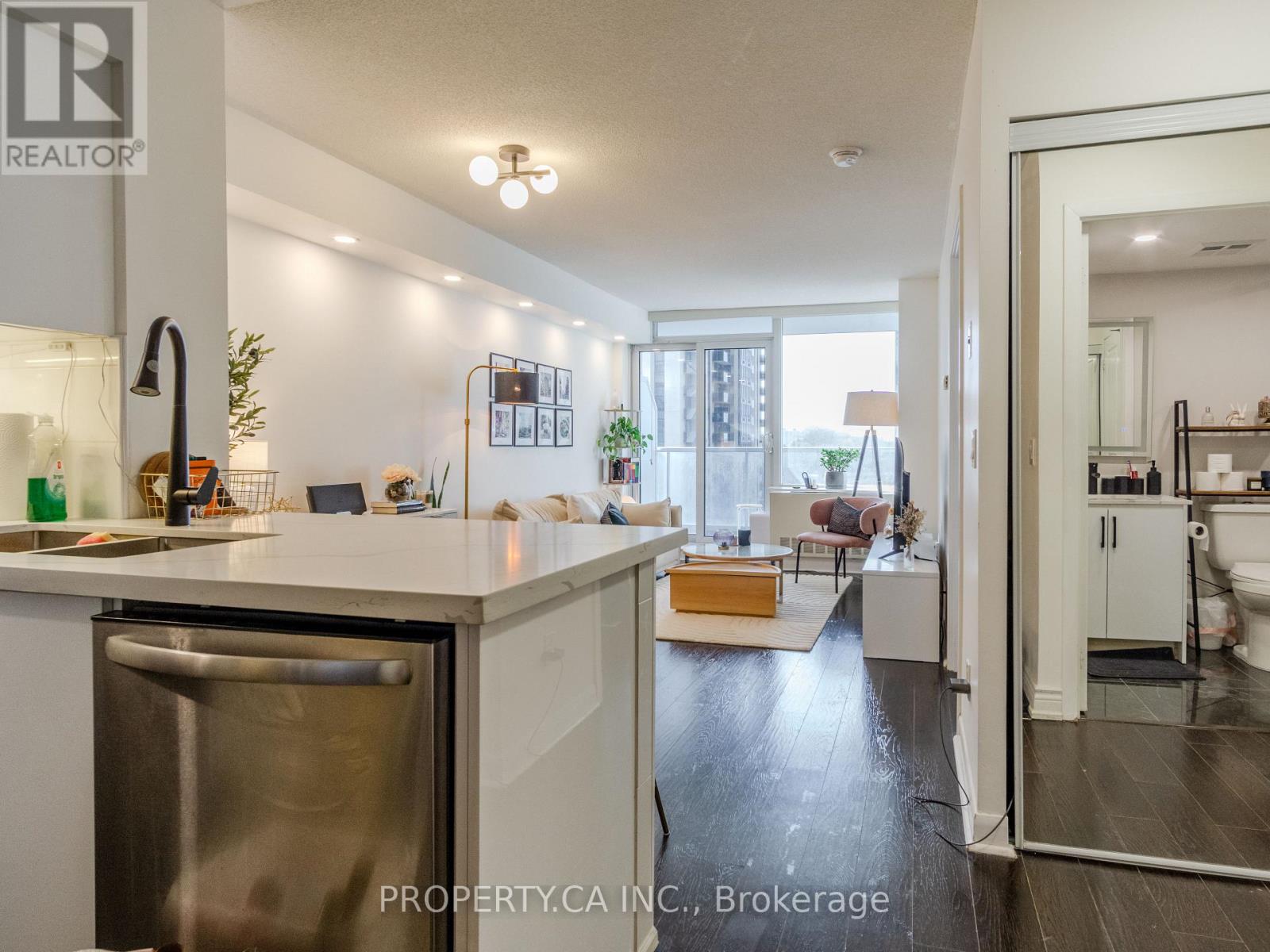 1006 - 4978 Yonge Street, Toronto, Ontario  M2N 7G8 - Photo 3 - C12701916