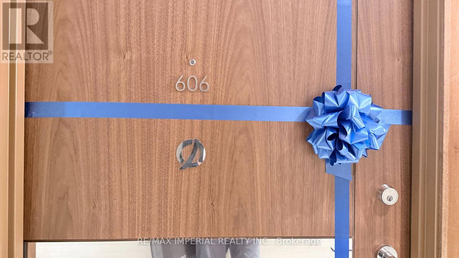 606 - 1 Concord Cityplace Way, Toronto, Ontario  M5V 0X3 - Photo 2 - C12701918