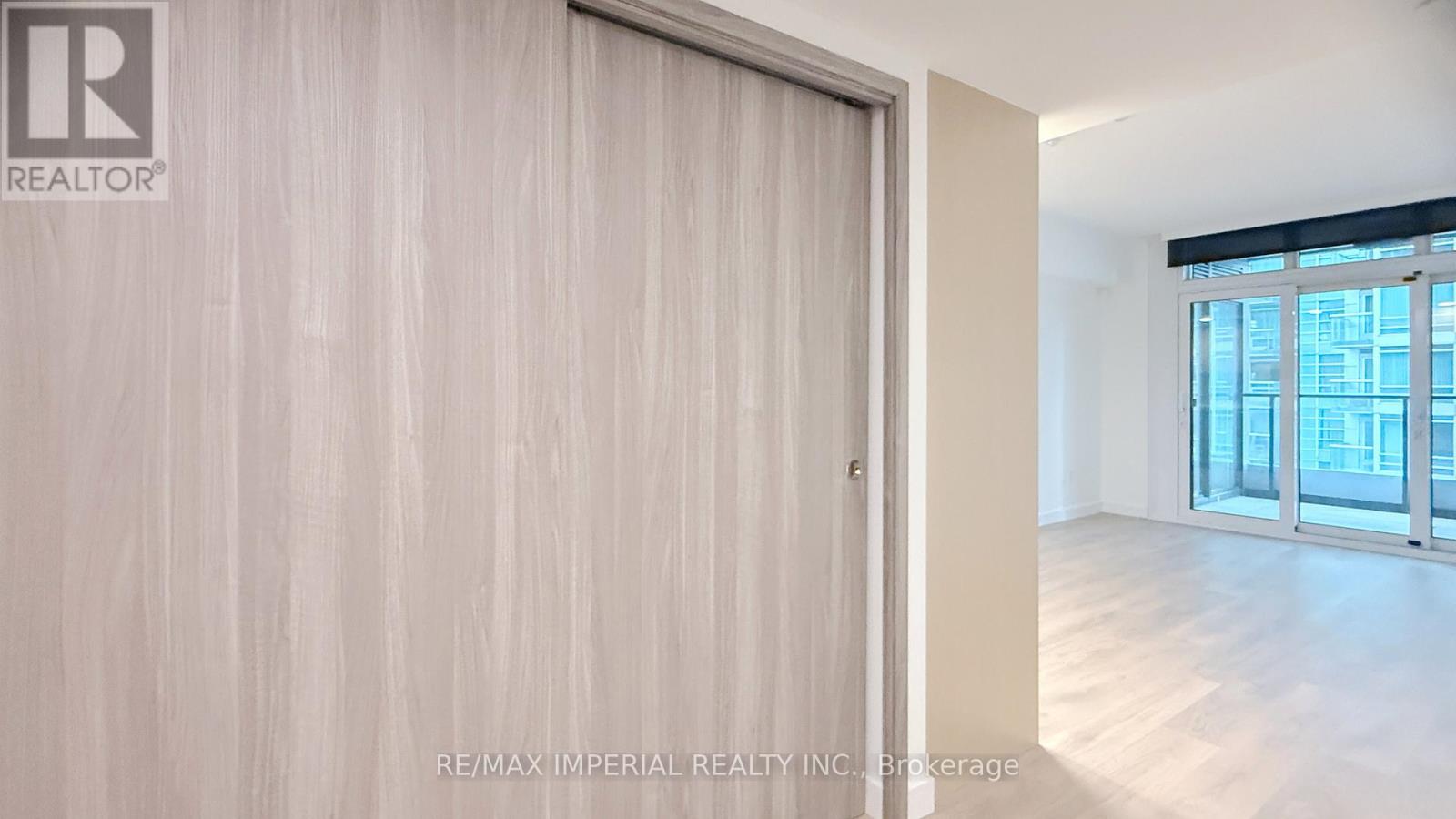 606 - 1 Concord Cityplace Way, Toronto, Ontario  M5V 0X3 - Photo 4 - C12701918