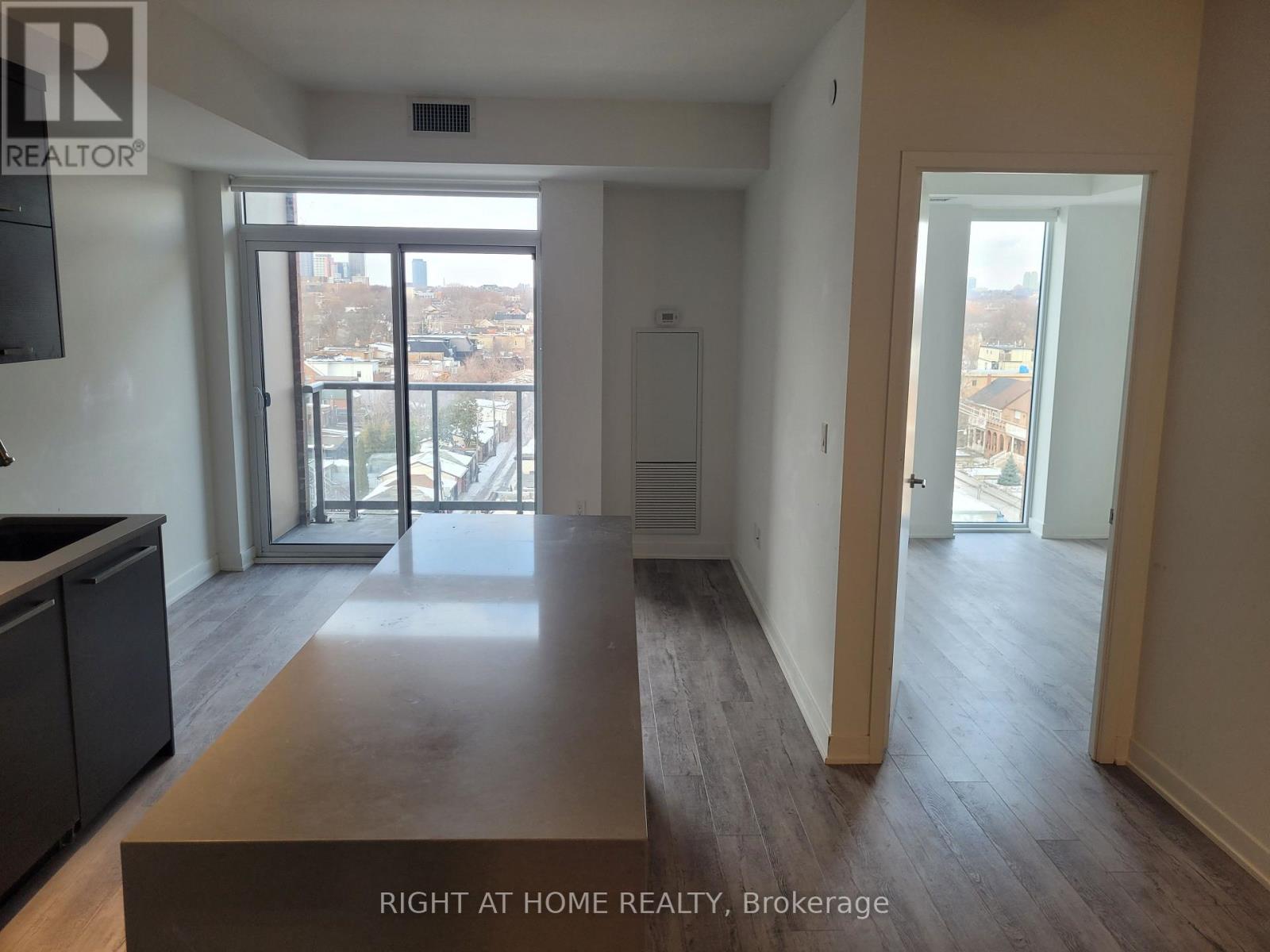 712 - 106 Dovercourt Road, Toronto, Ontario  M6J 1J1 - Photo 4 - C12701926