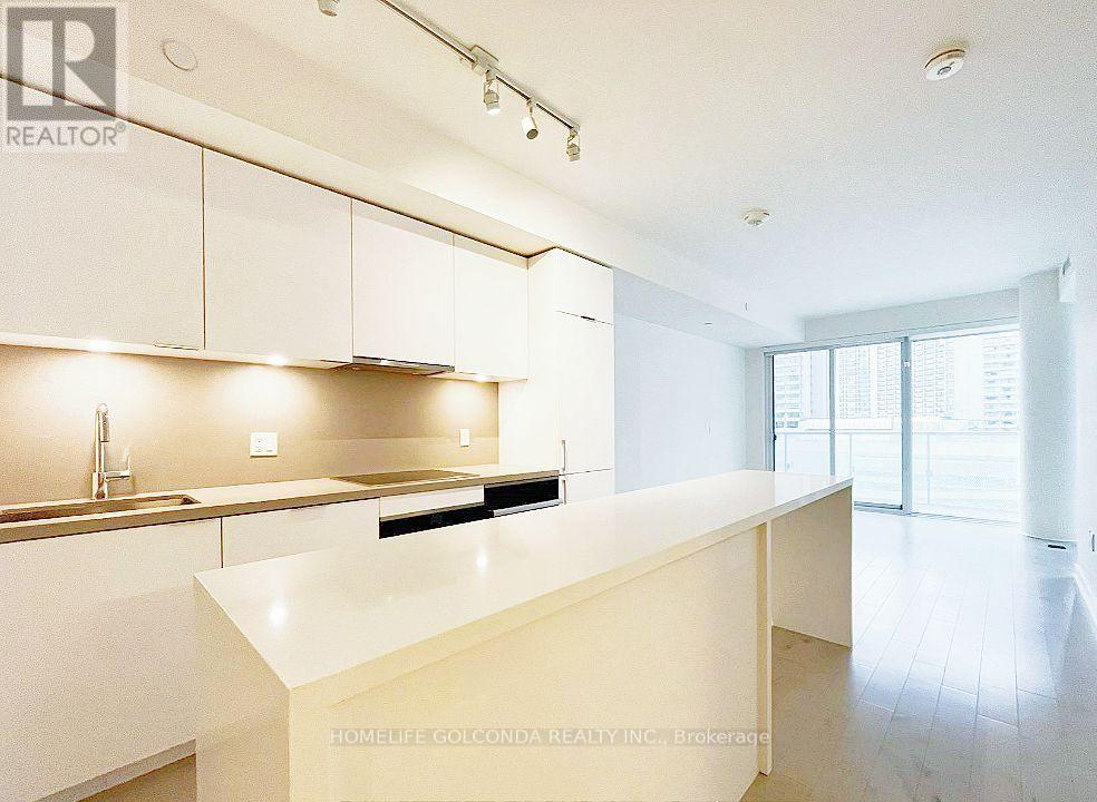 719 - 15 Queens Quay E, Toronto, Ontario  M5E 0C5 - Photo 4 - C12701936