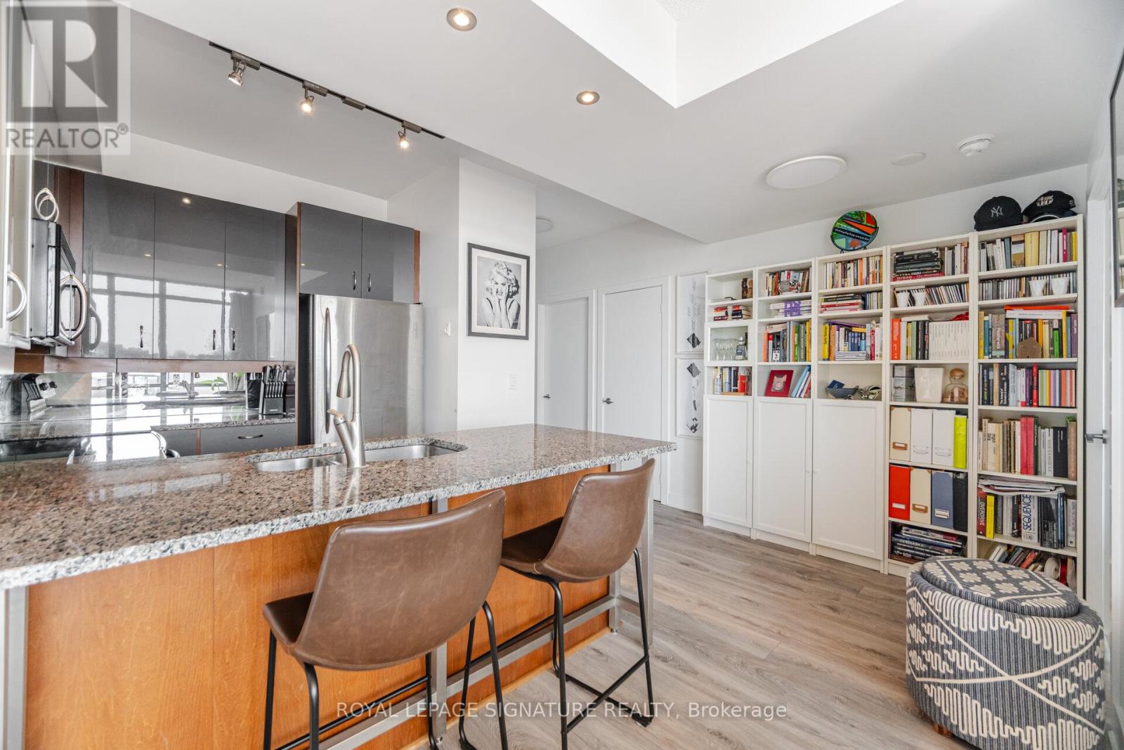 1405 - 438 King Street W, Toronto, Ontario  M5V 3T9 - Photo 10 - C12701956