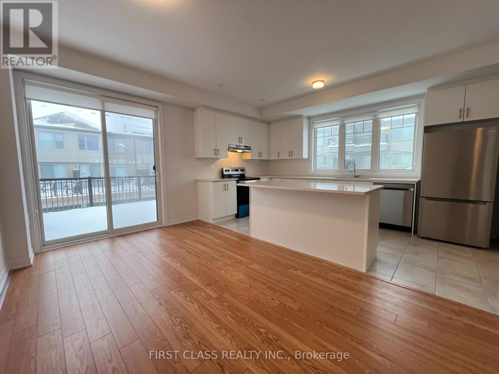 126 Lageer Drive, Whitchurch-Stouffville, Ontario  L4A 0M5 - Photo 3 - N12701922