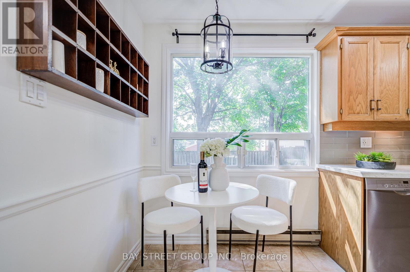 214 William Roe Boulevard, Newmarket, Ontario  L3Y 1B5 - Photo 13 - N12701924