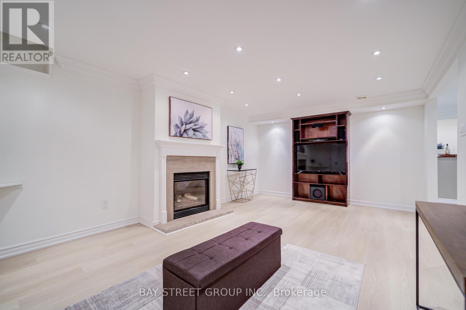 214 William Roe Boulevard, Newmarket, Ontario  L3Y 1B5 - Photo 45 - N12701924