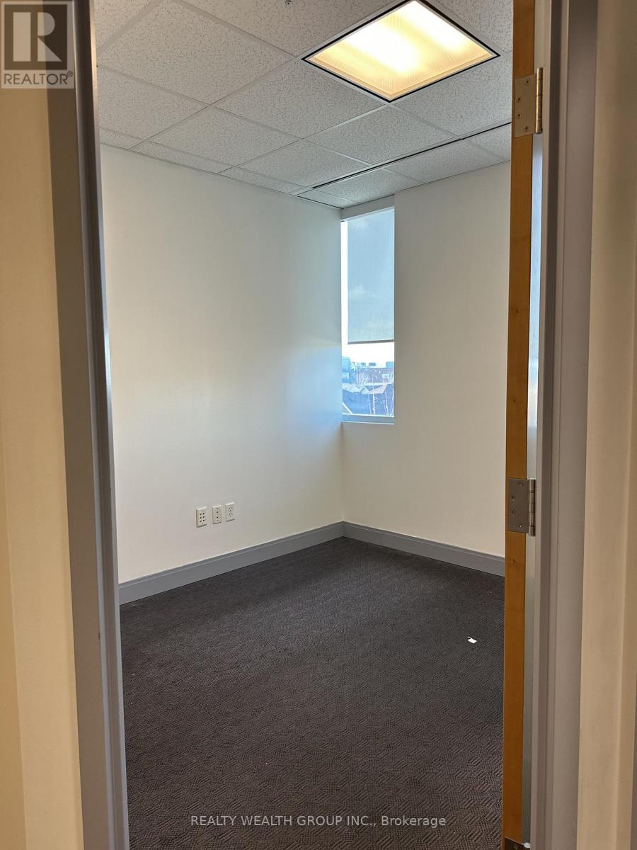 309 - 2250 Bovaird Drive E, Brampton, Ontario  L6R 0W3 - Photo 10 - W12701930