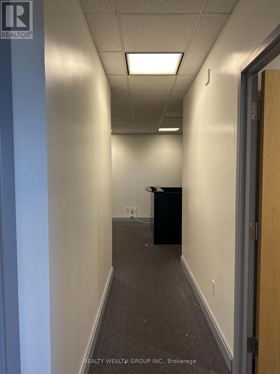 309 - 2250 Bovaird Drive E, Brampton, Ontario  L6R 0W3 - Photo 4 - W12701930