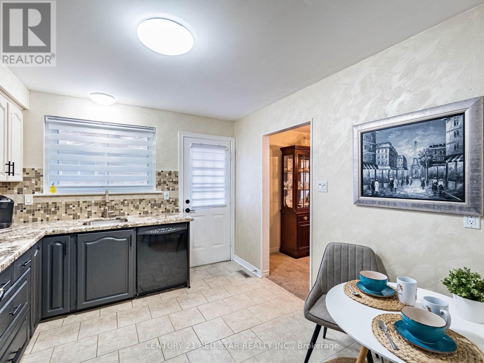 25 Devonshire Drive, Brampton, Ontario  L6T 3G5 - Photo 12 - W12701950