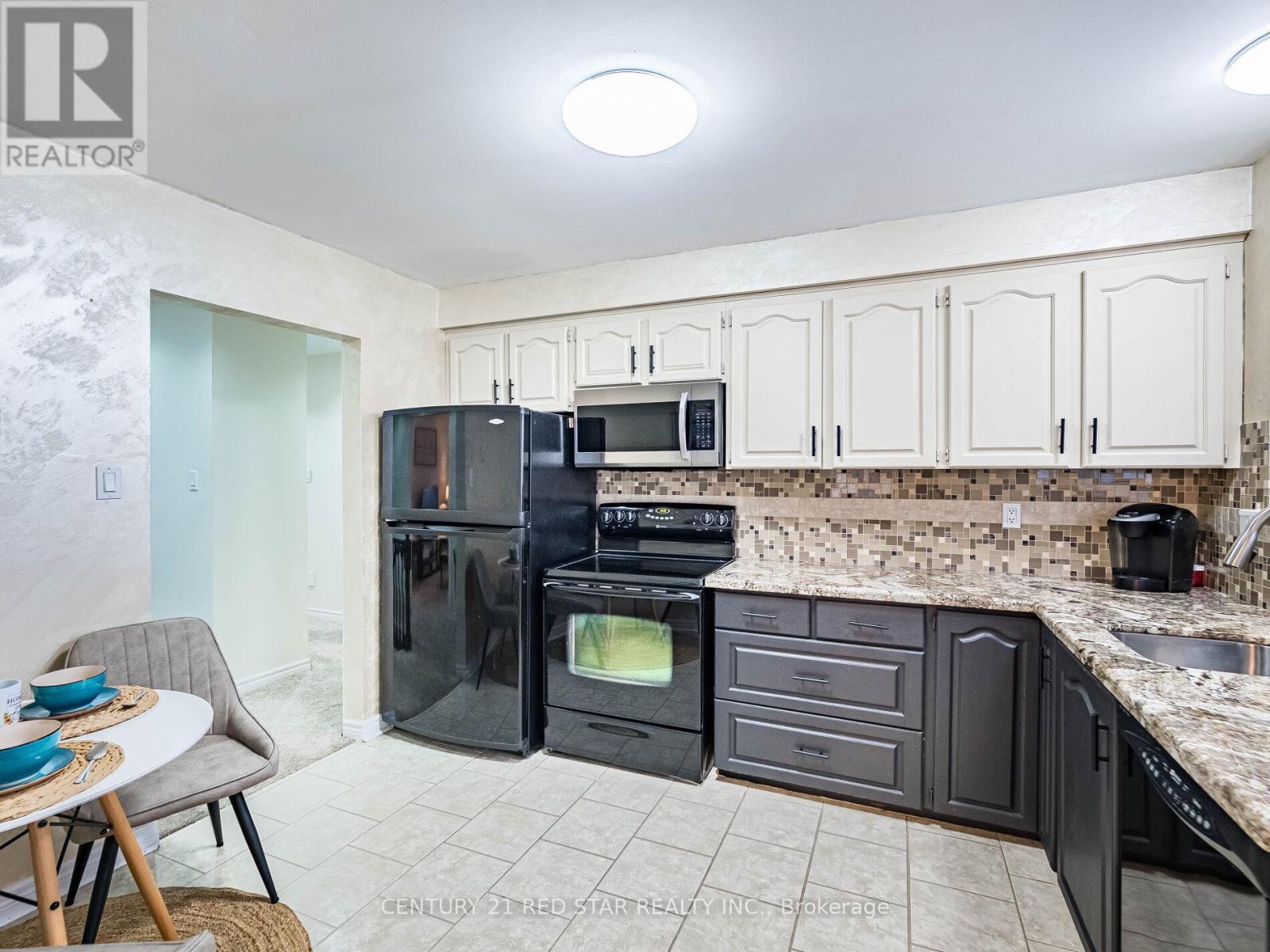 25 Devonshire Drive, Brampton, Ontario  L6T 3G5 - Photo 15 - W12701950