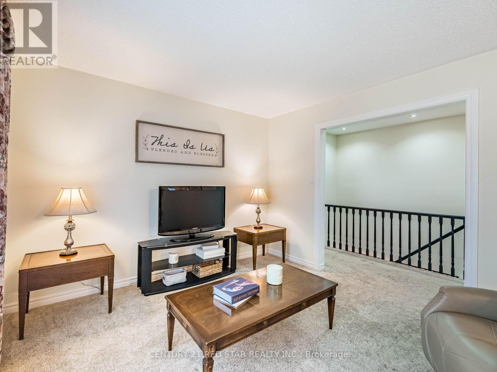 25 Devonshire Drive, Brampton, Ontario  L6T 3G5 - Photo 8 - W12701950