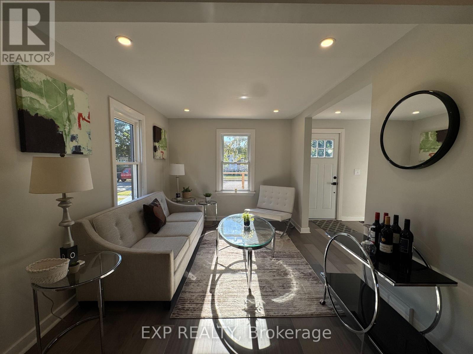 260 Wallace Avenue S, Welland, Ontario  L3B 1R6 - Photo 2 - X12701938