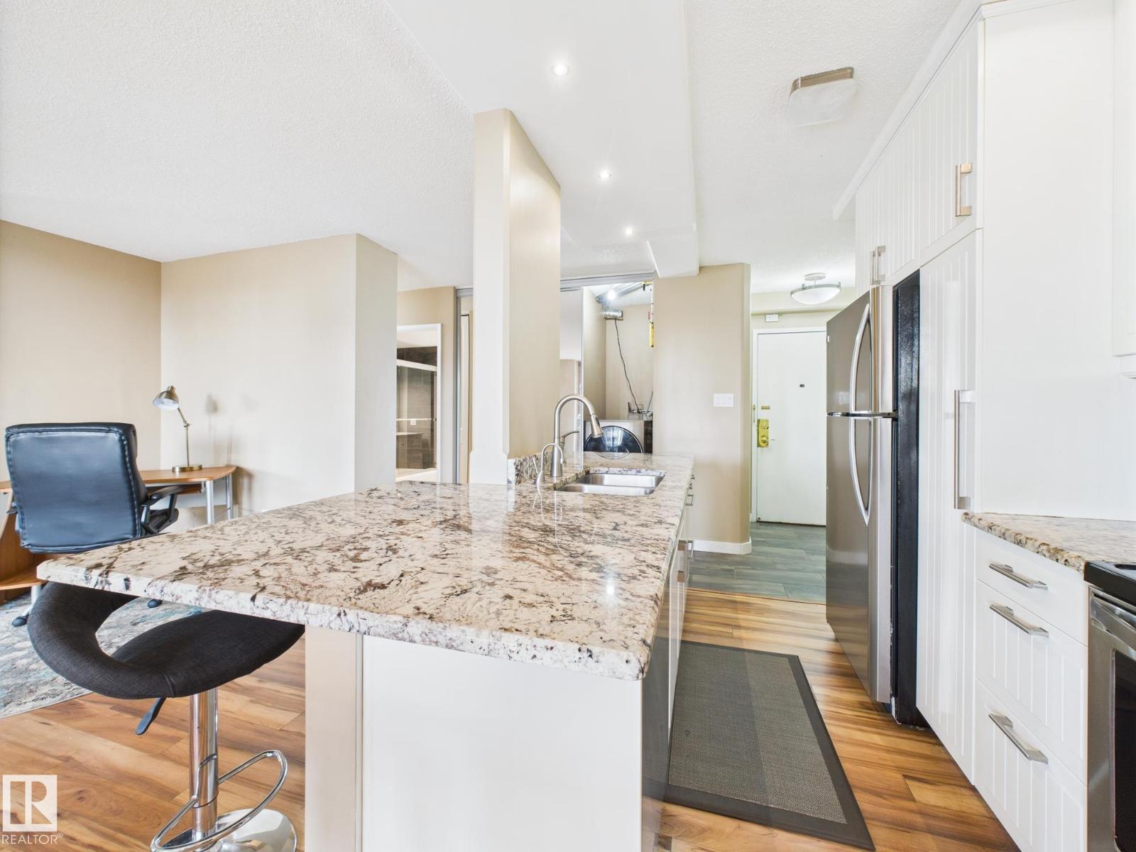 #603 9909 110 St Nw, Edmonton, Alberta  T5K 2E5 - Photo 6 - E4470225