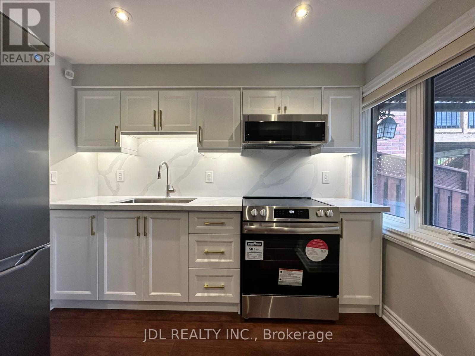 Basement - 32 Bestview Crescent, Vaughan, Ontario  L6A 3S8 - Photo 2 - N12701968