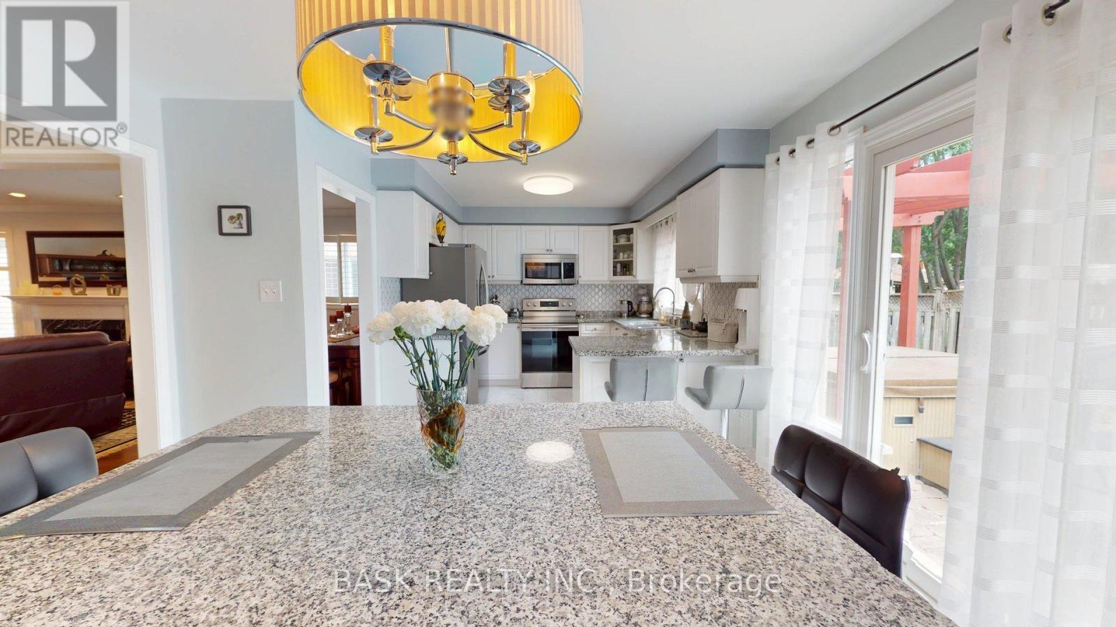 51 Harvest Moon Drive, Caledon, Ontario  L7E 2L2 - Photo 14 - W12701958