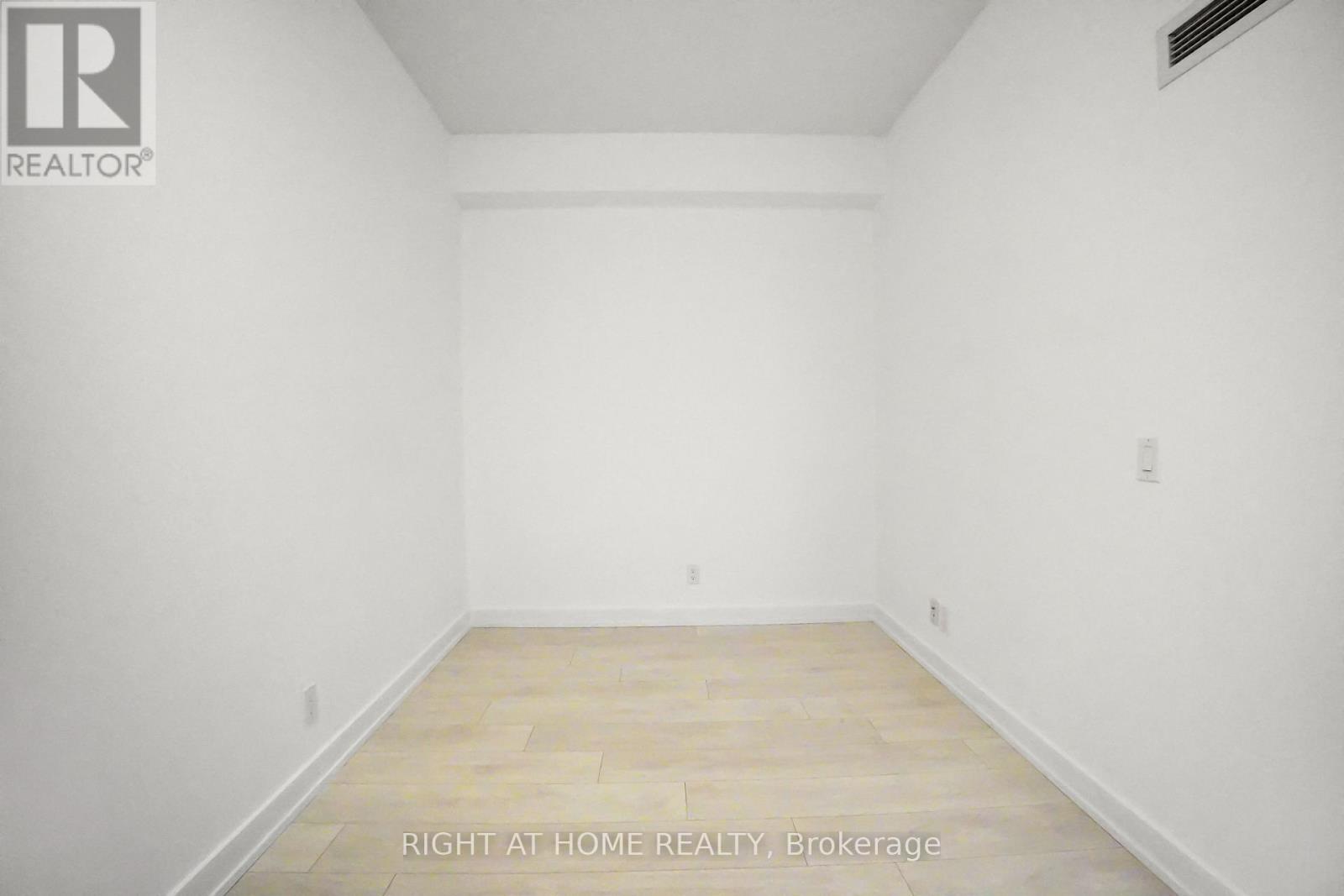 3106 - 2220 Lakeshore Boulevard W, Toronto, Ontario  M8V 0C1 - Photo 5 - W12701960