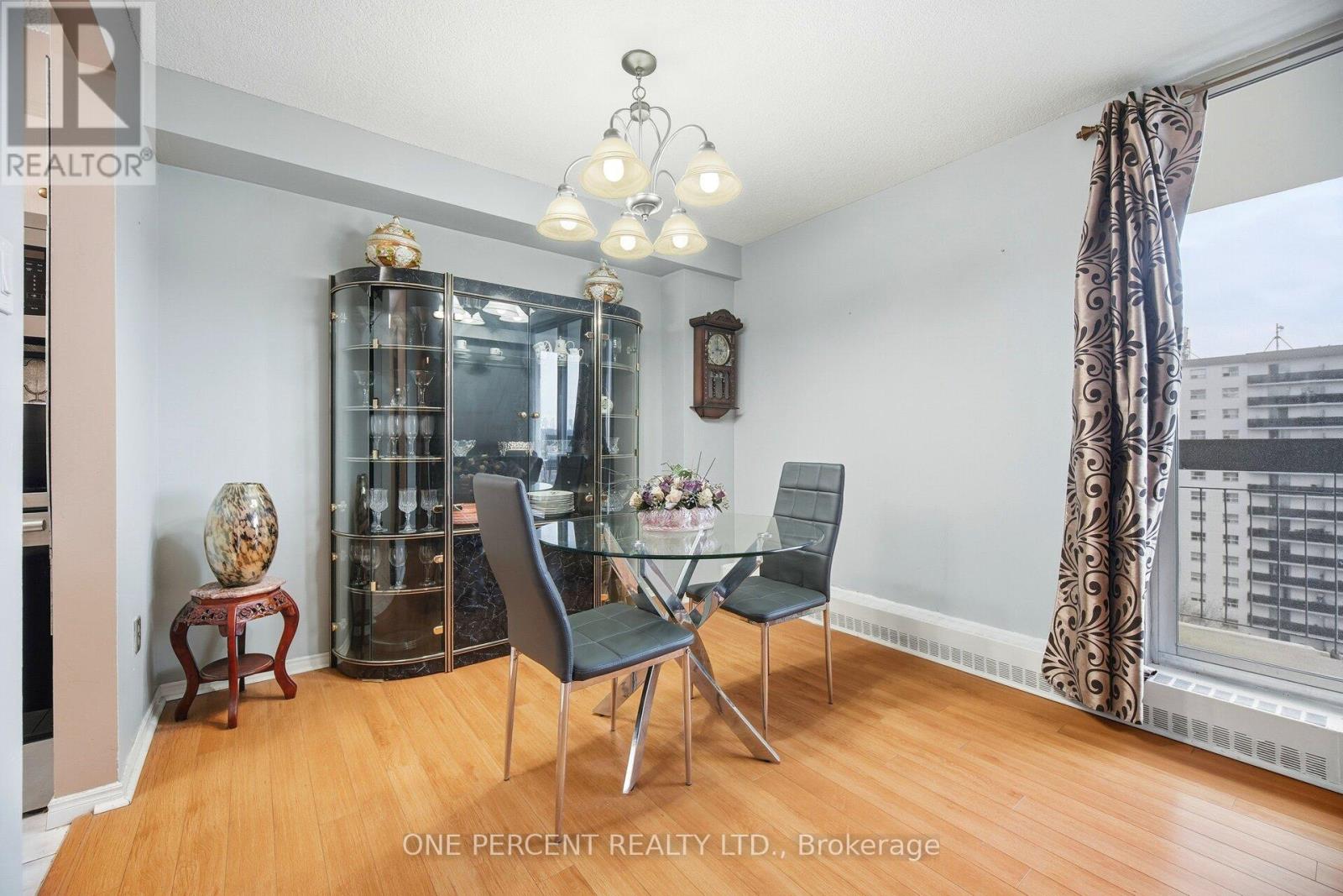 #1110 - 1100 Caven Street, Mississauga, Ontario  L5G 4N3 - Photo 14 - W12701966