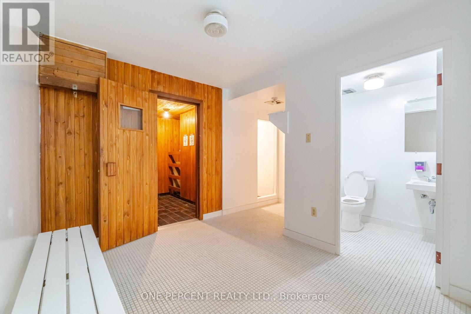 #1110 - 1100 Caven Street, Mississauga, Ontario  L5G 4N3 - Photo 43 - W12701966