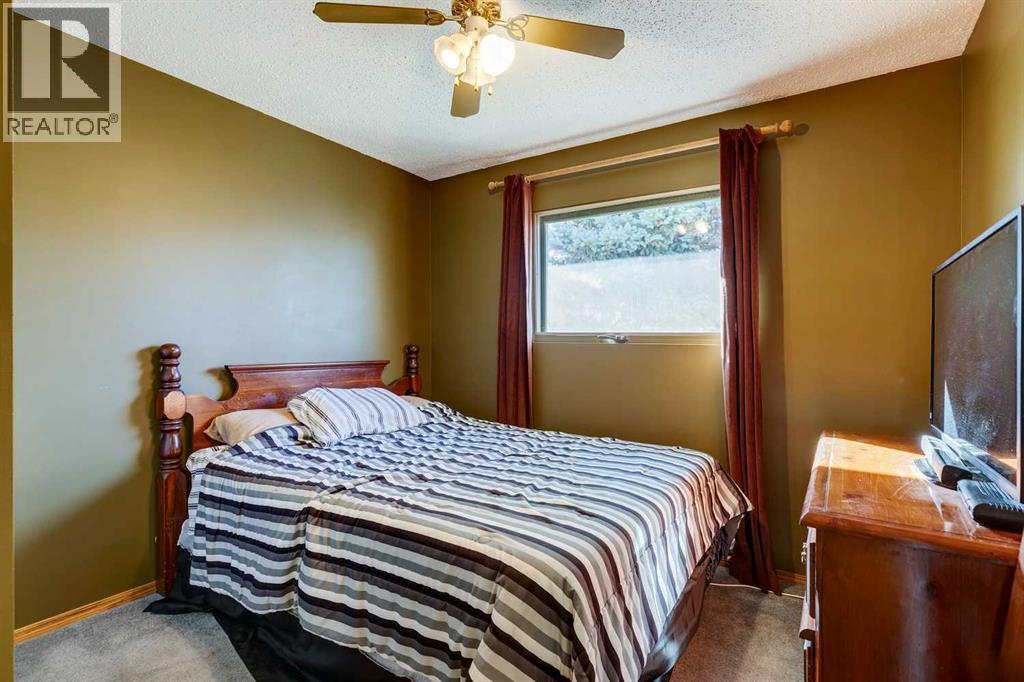 150 Midcrest Crescent Se, Calgary, Alberta  T2X 1B6 - Photo 15 - A2277329