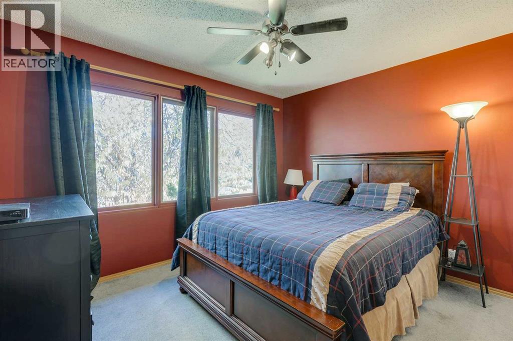 150 Midcrest Crescent Se, Calgary, Alberta  T2X 1B6 - Photo 13 - A2277329