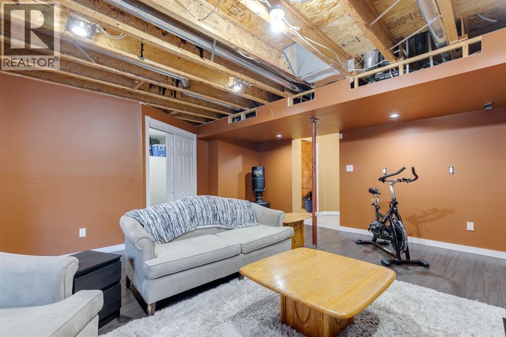 22 Hidden Spring Court Nw, Calgary, Alberta  T3A 5J4 - Photo 33 - A2279189