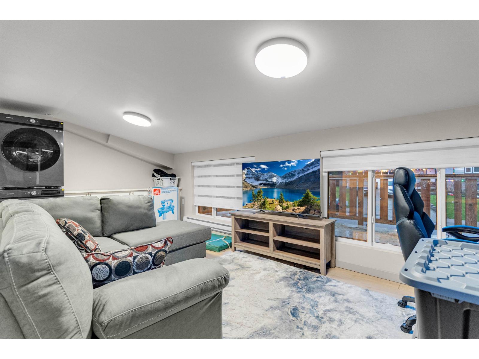 11585 Royal Crescent, Surrey, British Columbia  V3V 6V5 - Photo 29 - R3078000