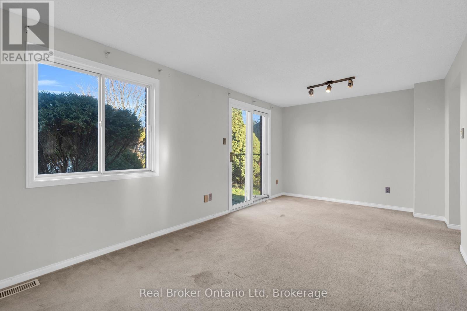 25 Sidney Crescent, Guelph, Ontario  N1G 4V1 - Photo 5 - X12702054