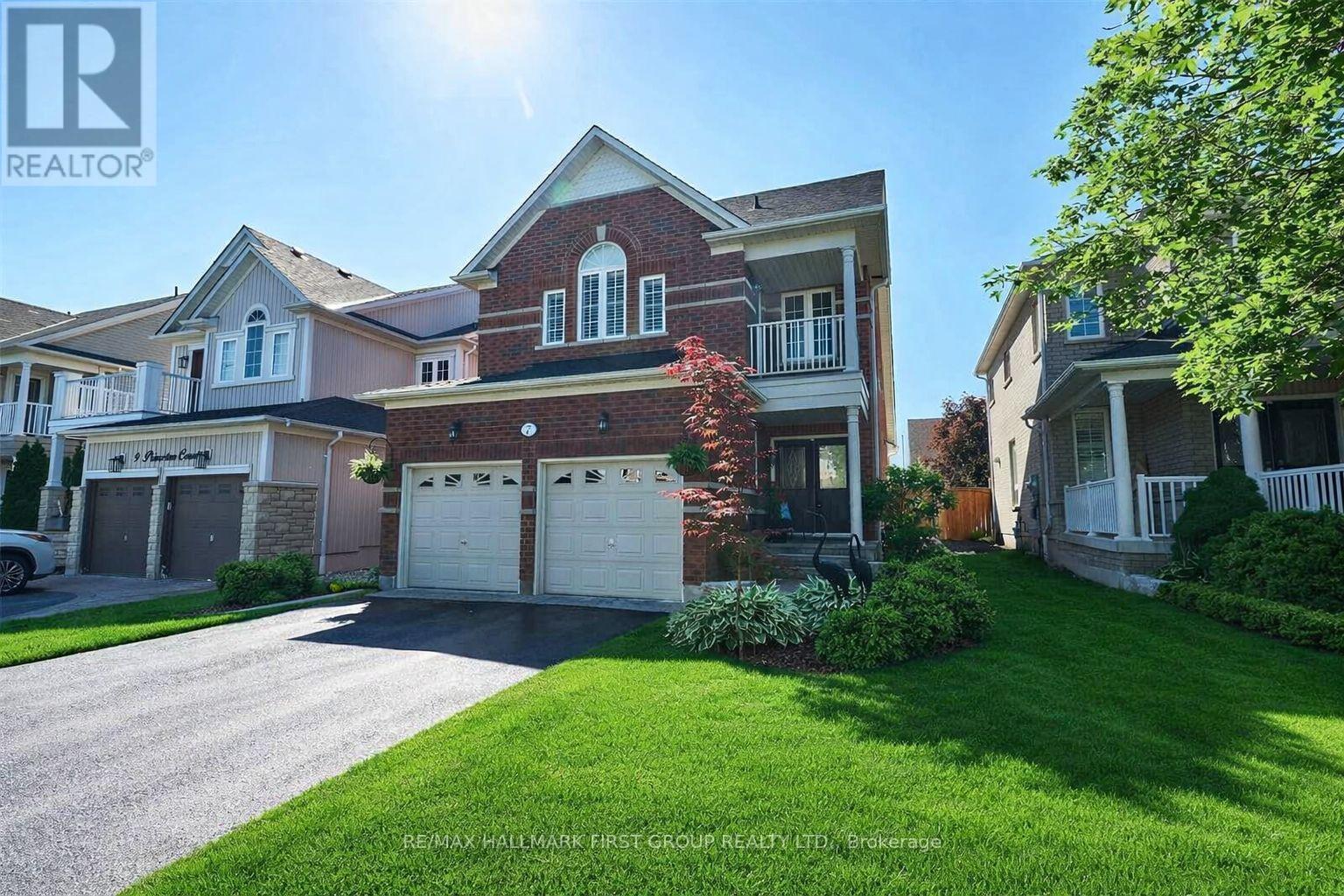 7 PRINCETON COURT, Whitby, Ontario