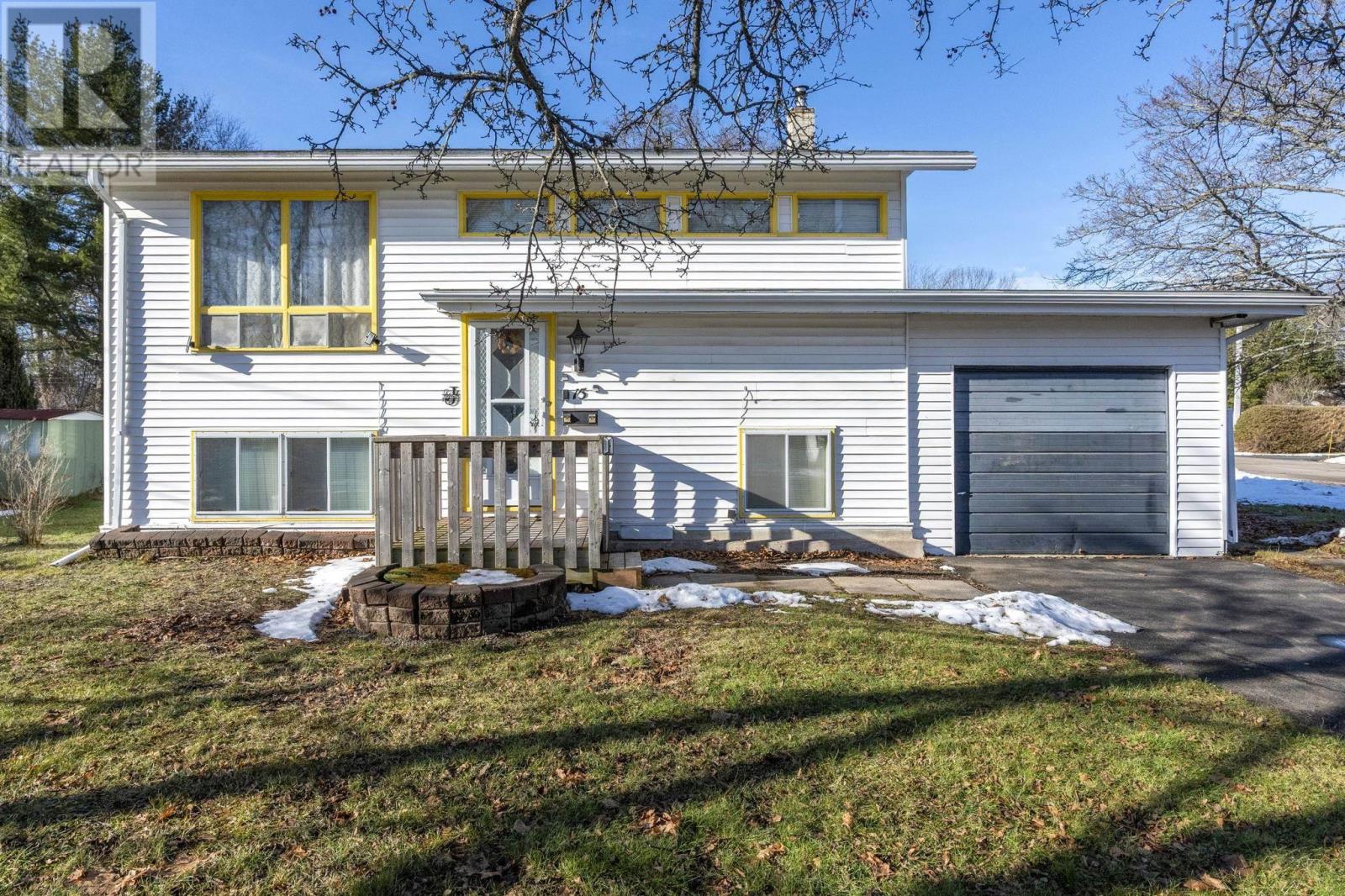 15 Acadia Street, Middleton, Nova Scotia