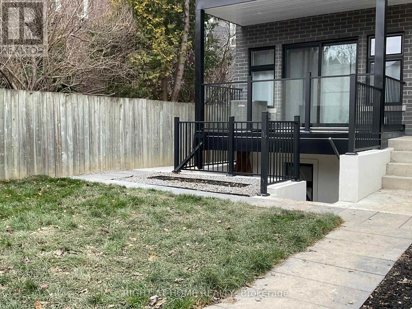 Unit #2  Main Floor - 674 Manning Avenue, Toronto, Ontario  M6G 2W4 - Photo 21 - C12701470